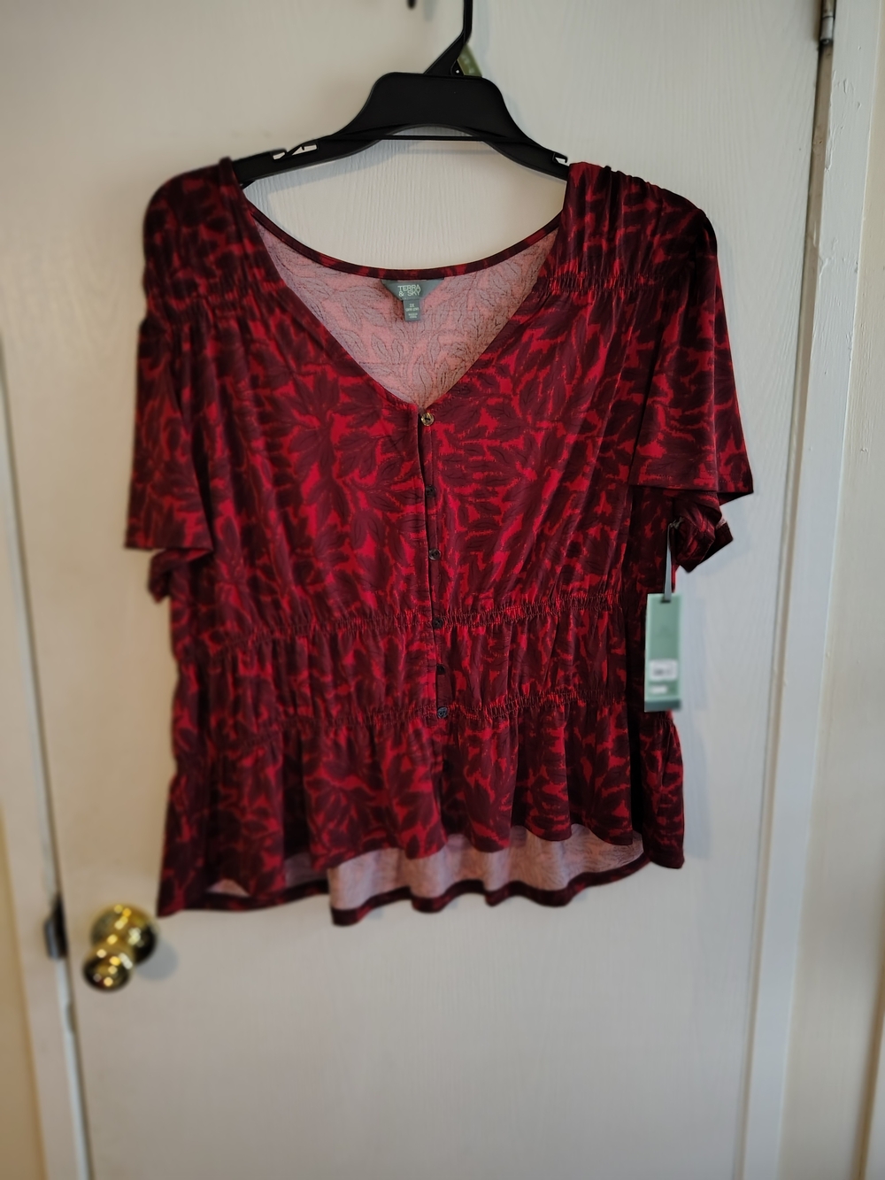 Terra & Sky Red Floral Button-Front Peplum Blouse